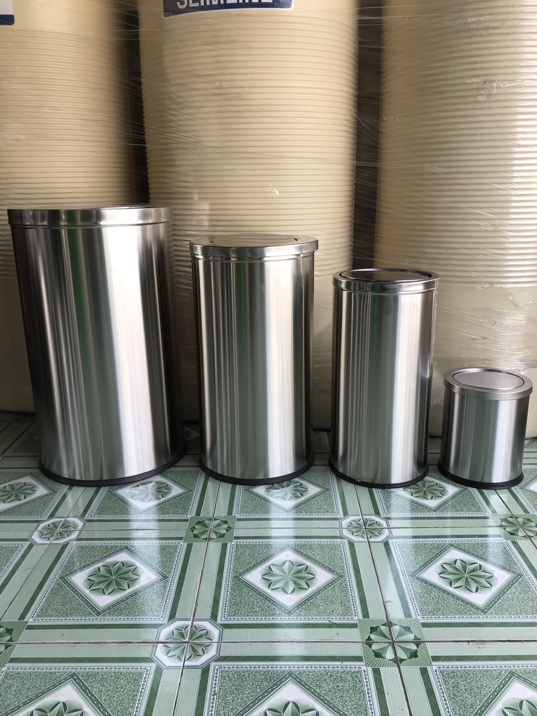 Thùng rác innox nắp lật  dạng tròn